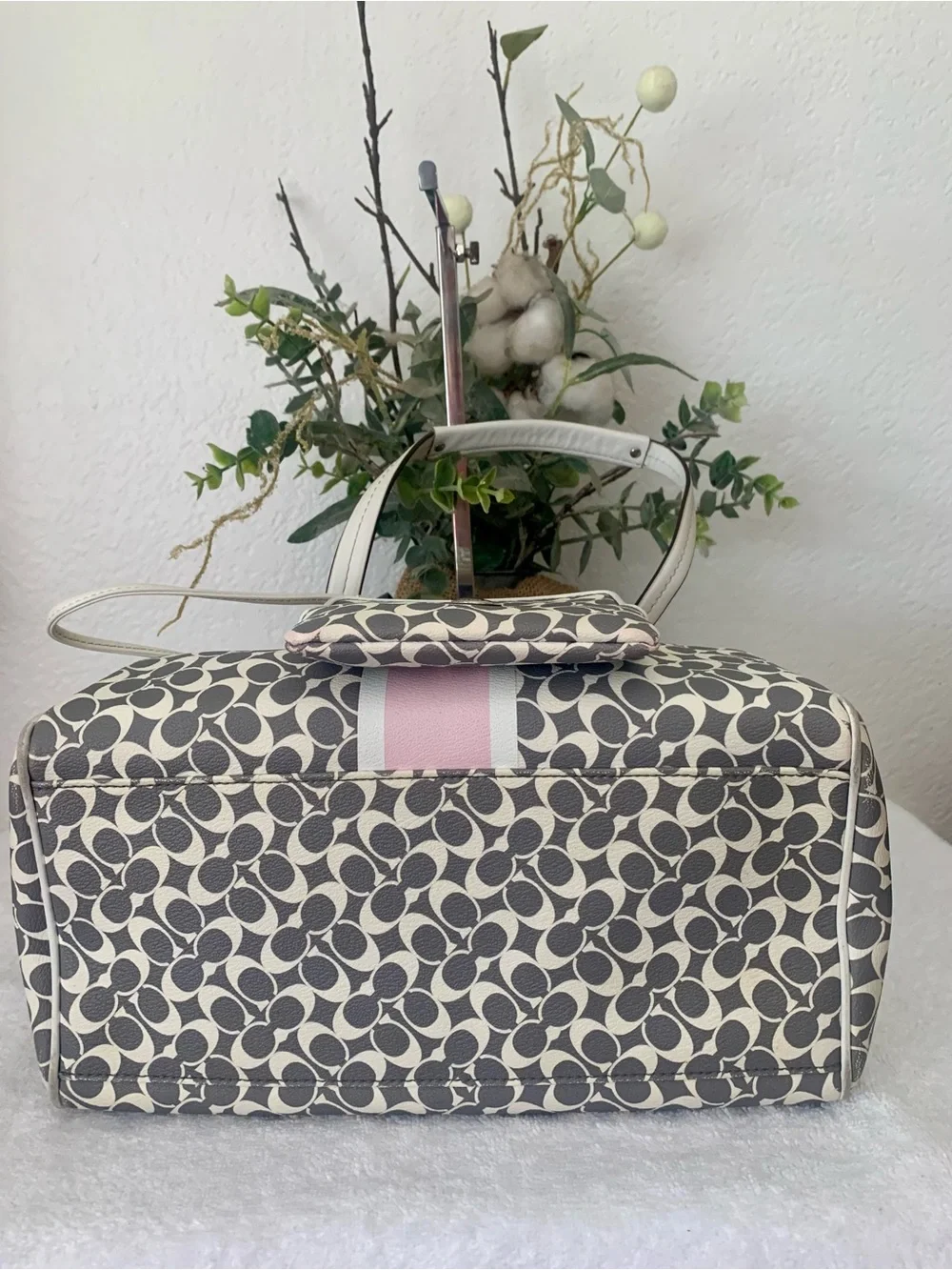 Coach Heritage Signature Cream and Gray Patterned Handbag with Pink Accent
